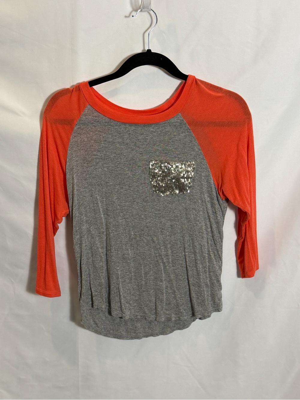 Monteau Gray Tee with Coral Trim